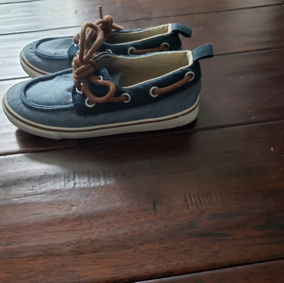 Boys Old Navy Jean Shoes with Brown Laces - Picture 6 of 6